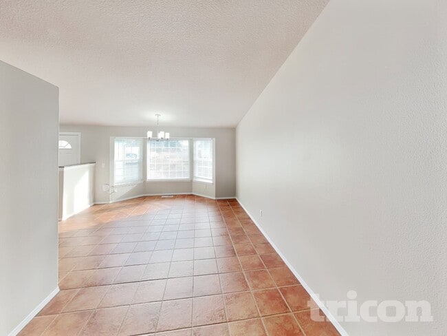 Photo - 16312 NE 12th St