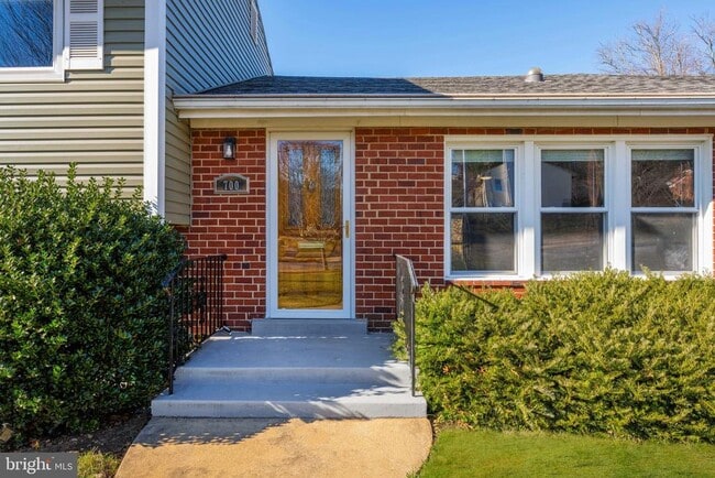 Photo - 700 N Mansfield St