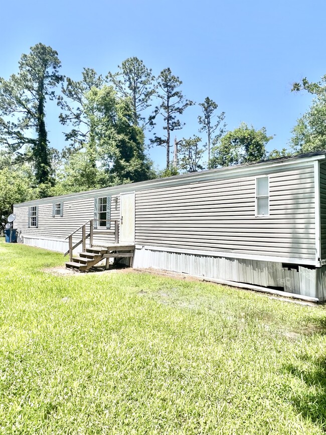 Building Photo - 1090 Clark Rd Rental