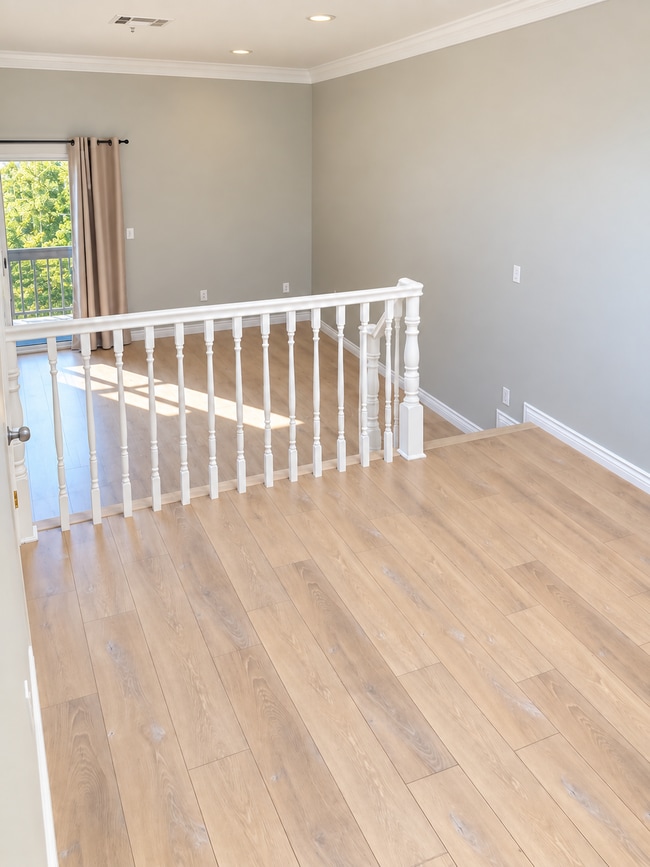 Photo - 6525 Woodman Ave
