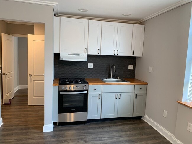 Building Photo - 6109 Monroe Pl Unit D4