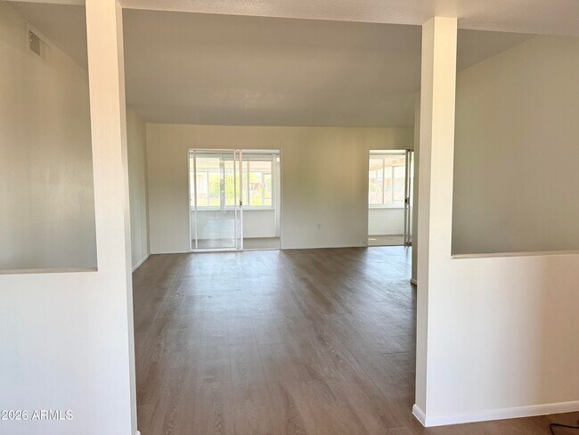Photo - 10217 W Mission Ln