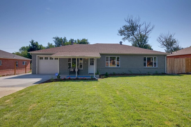 Building Photo - FANTASTIC Bungalow Style Ranch Home