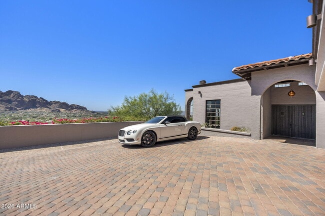 Photo - 6900 N Highlands Dr