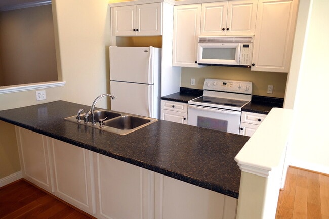 Photo - 104 Mahler Ave