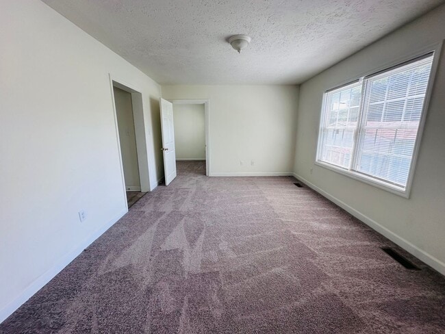 Photo - 3 Bedroom 2 Bath Duplex House