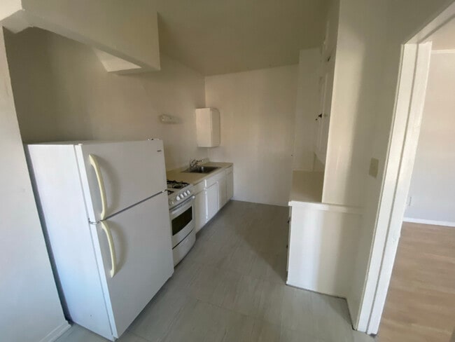 Photo - 628 E Elk Ave Unit 203