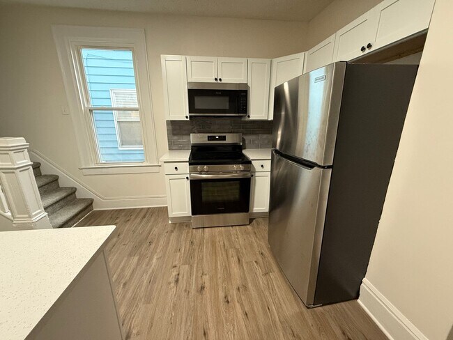 Photo - 975-977_MILLER AVE Unit 977