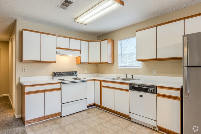 3BR, 2BA - 1,200SF - Kitchen