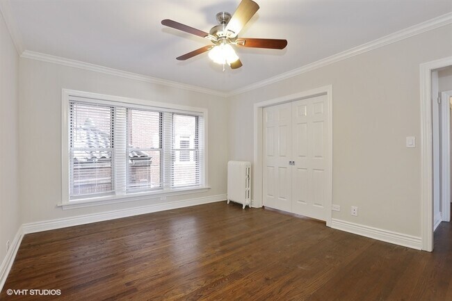 Photo - 2452 W Addison St Unidad 3A