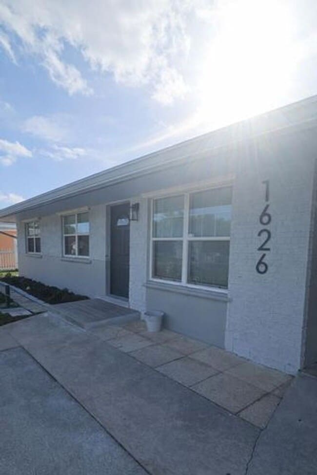 Photo - 1626 43rd St