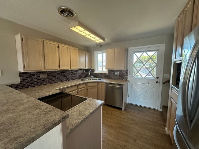 Photo - Move-In Special! 1/2 Month off Rent! 2 Bed 2 Bath Waterfront Condo in Sandy Point