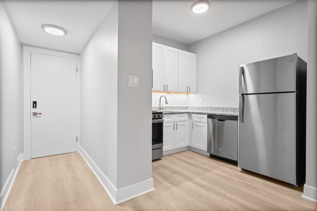 Photo - 7600 N Sheridan Rd Unit 107