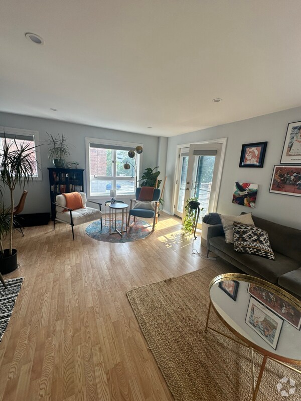 Building Photo - 165 Cottage St Unit 303 Rental