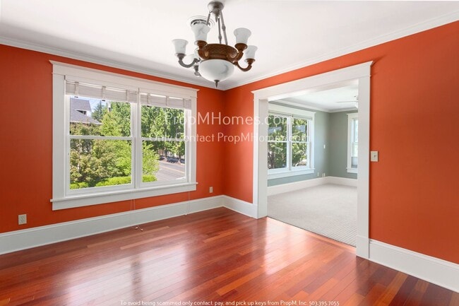 Photo - Contemporary Two Bedroom Upper Level Apartment in SE! Unit 5933 SE Division Street