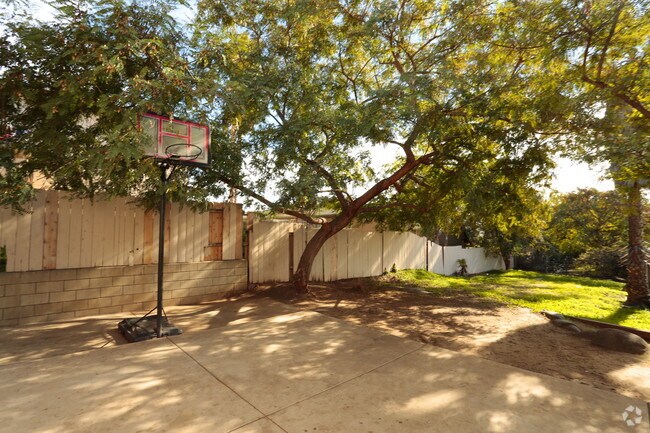 Photo - 155 E East Dr