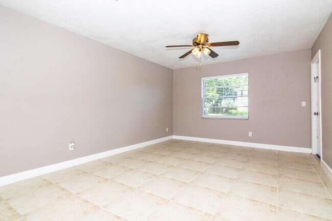 Photo - Ground Floor - 2 Bedroom 2 Bath w/ Fenced Back Yard - For Lease in Brandon, FL