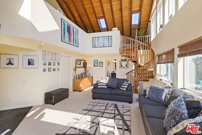 Photo - 7130 Gateshead Way