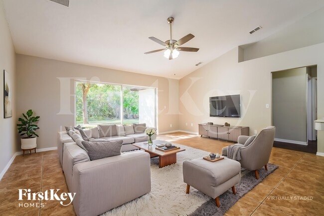 Photo - 649 Rosaro Ct
