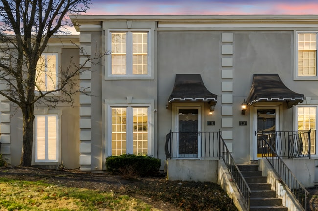 Building Photo - 112 Saint Charles Pl