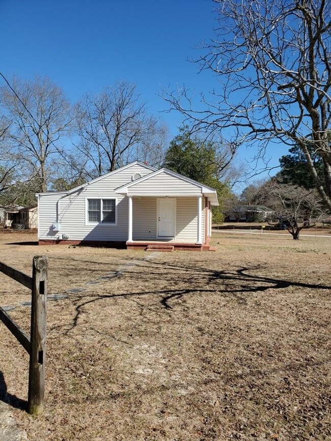 Building Photo - 1511 Converse Ave