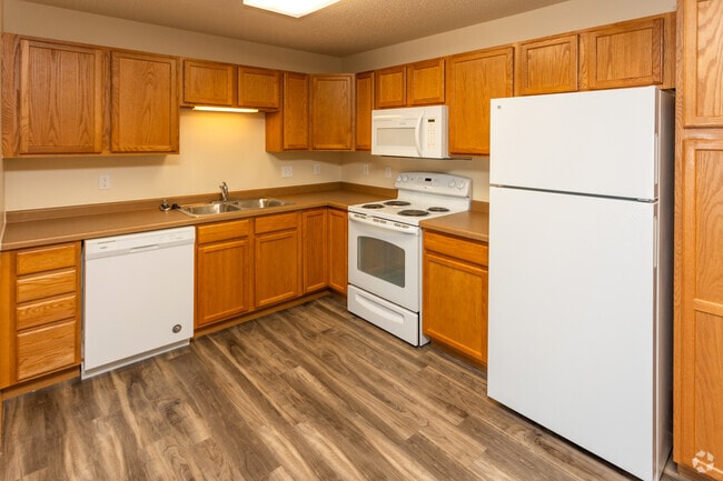 2BR, 2BA - 1.010SF - Cocina - Calico Apartments