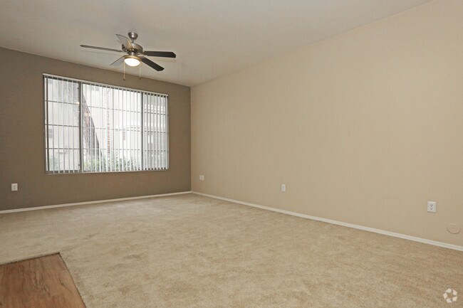 1BR, 1BA - 1A 768 SF - Camden Montierra