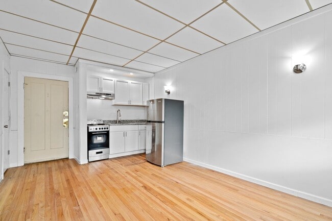 Photo - 1440 W Howard St Unit 1440-2