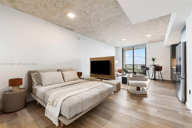 Building Photo - 307 SW 5th St Unit STUDIO 09 LINE