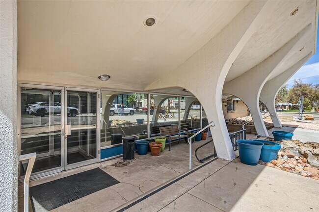 Fully Furnished Denver Apartment Near City Park, Cherry Creek & Congress Park