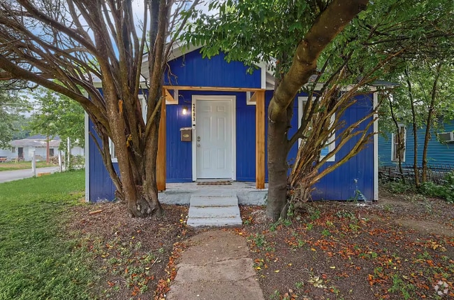 Building Photo - 2403 Scott St Rental