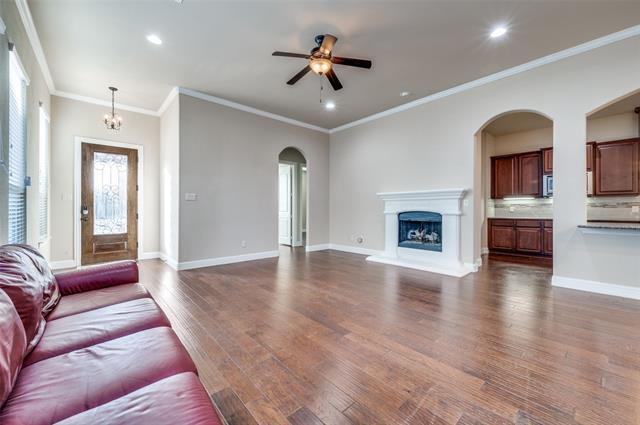 Photo - 540 Enfield Dr