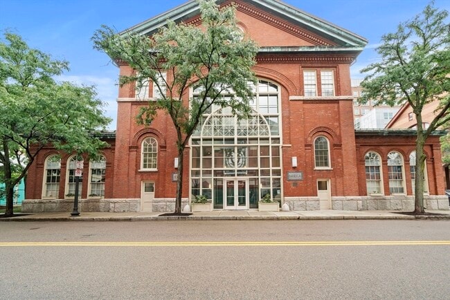 Building Photo - 106 13th St Unit 212