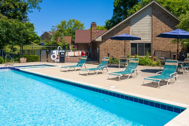 Piscina - Parc Pointe Apartments
