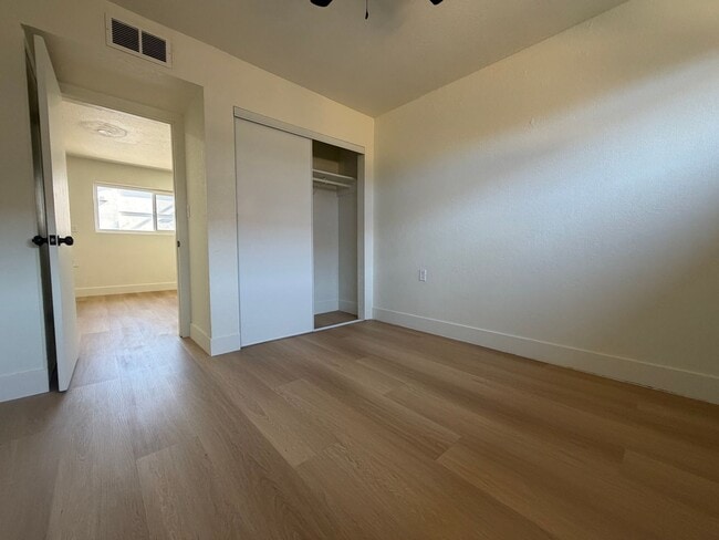 438 Perlite Way Unidad B
