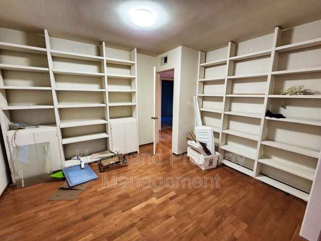 Photo - 11323 Tribuna Ave