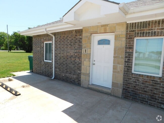 Building Photo - 2049 SW 100th St Unit 2049 SW 100th - #1 Rental