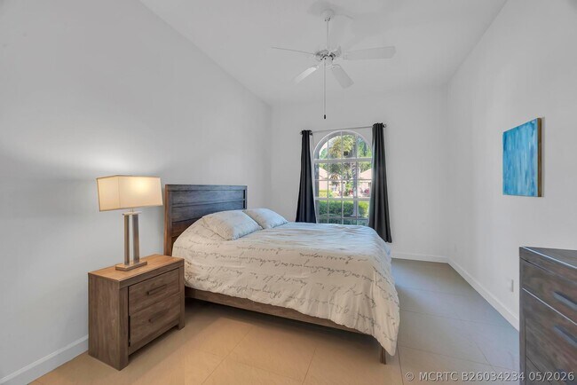 615 SW St Thomas Cove