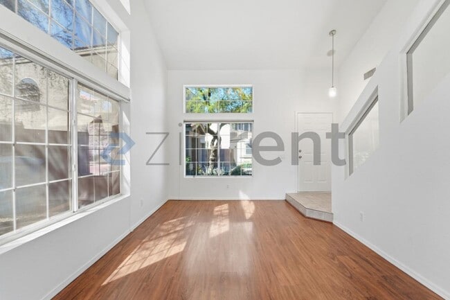 Photo - 17606 N 17th Pl