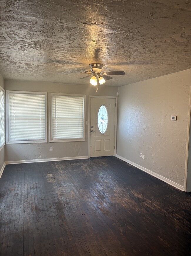 Photo - 236 Russell Dr