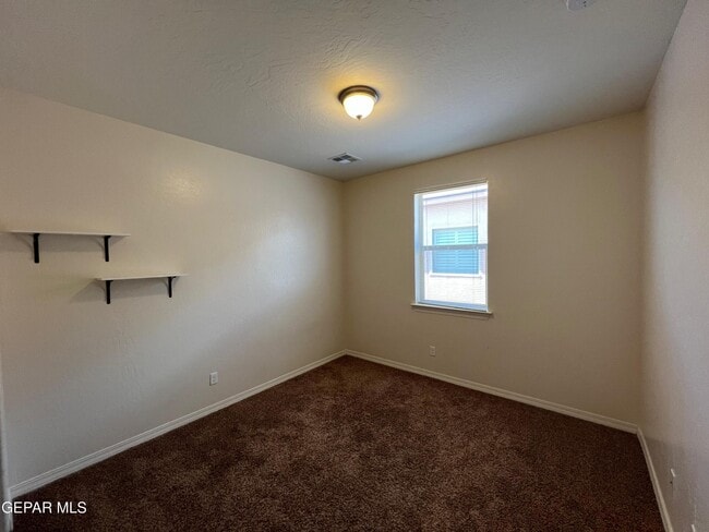 Photo - 147 N Manzanita Dr