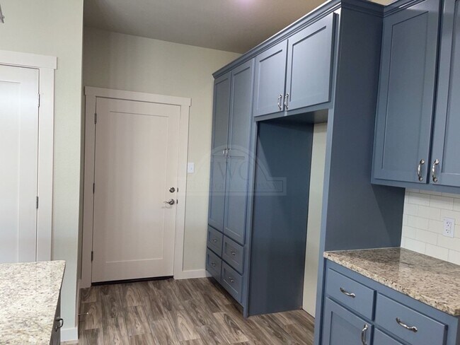 Photo - 5005 White Rose Dr