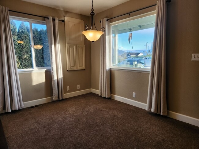 Photo - 313 E Main St