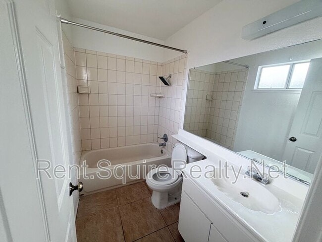 Photo - 2038 S Bon View Ave Unidad D