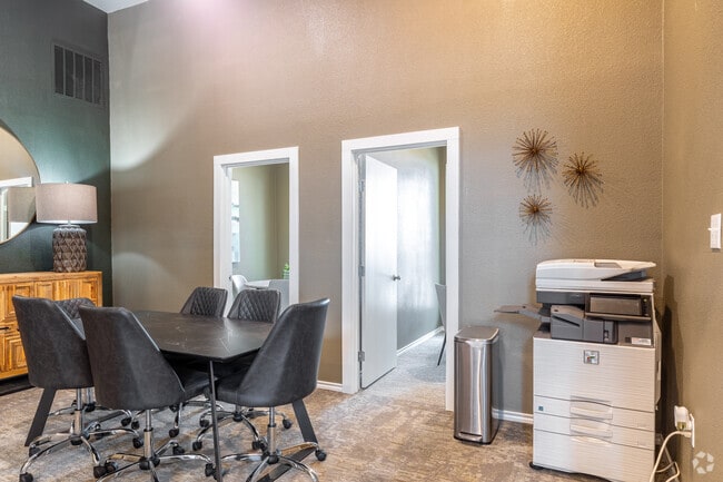 Business Center - The Ryan