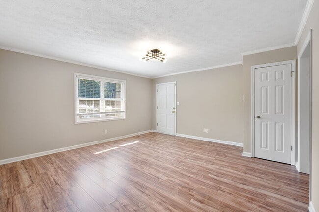 Photo - 325 Winding River Dr