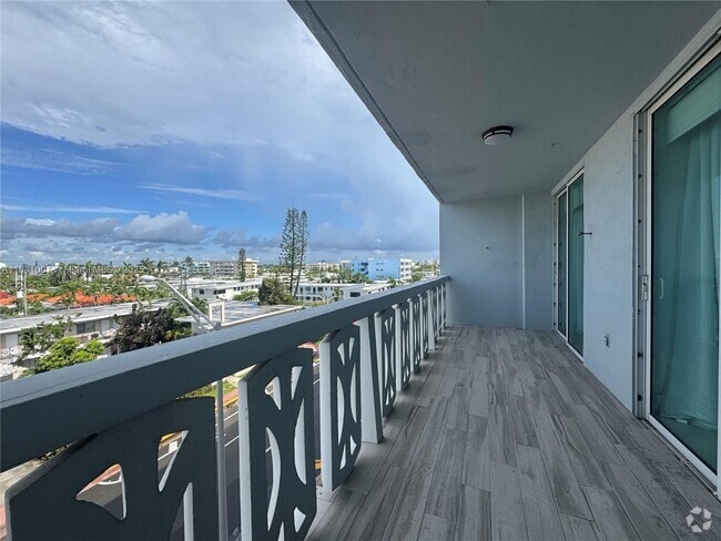 Building Photo - 8233 Harding Ave Unit 508 Rental