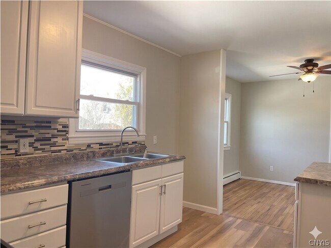 Photo - 6435 Wells Dr