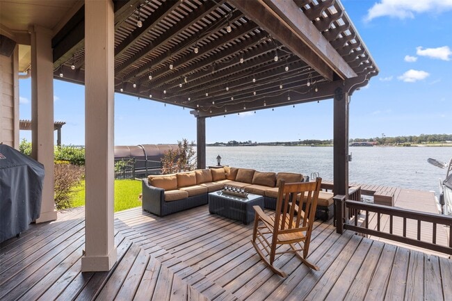 Photo - 331 Old Aqua Landing E