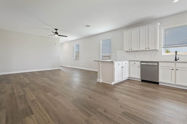 Photo - 1023 Whispering Winds Dr House